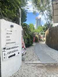 คาเฟ่ร้านอาหารริมทะเล Hideout Beach Cafe