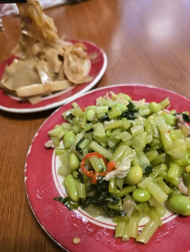 台北馳名紅燒牛肉麵排隊店