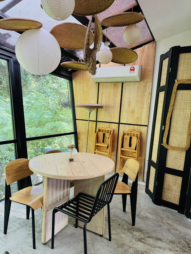 Woo! Cafe – A Cozy Spot for Catching Up With Friends