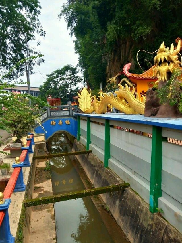 Ling Sen Tong Temple