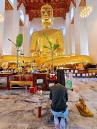 วัดไชโยวรวิหาร วัดเก่าแก่ที่มี หลวงพ่อโตองค์ใหญ🙏