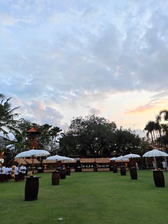 A Sunset Feast by the Sea — Grand International Dining at Taman Bhagawan