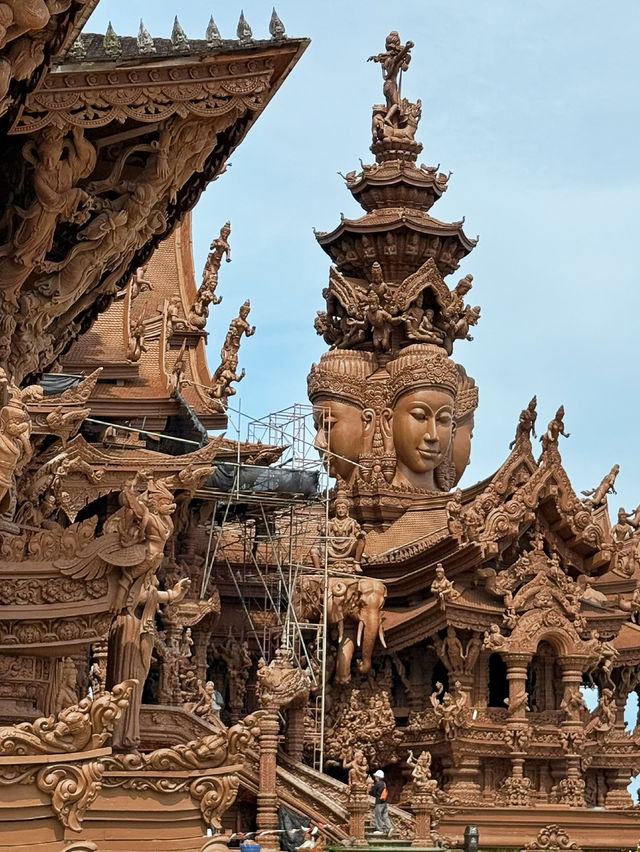 A temple that built without any metal or piles 🛕