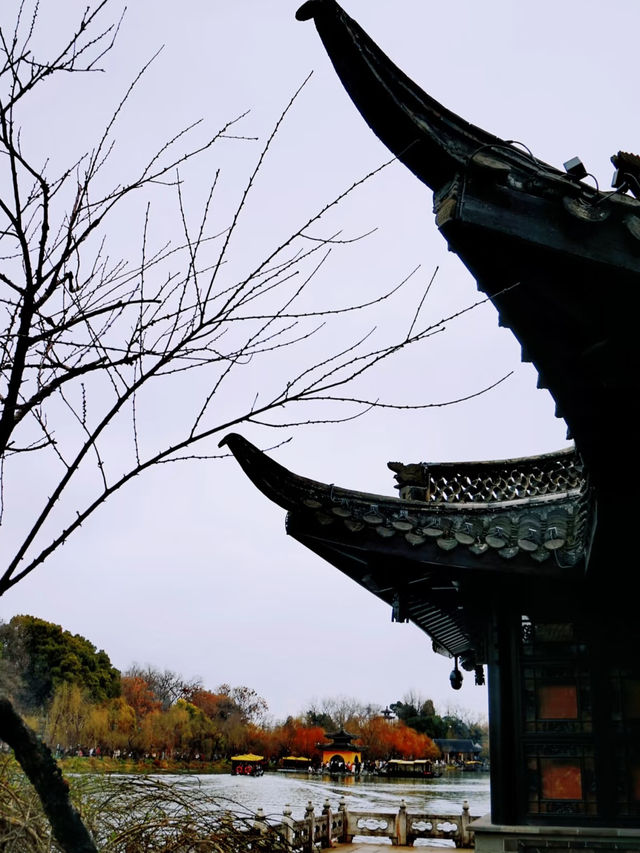 Slender West Lake – A Scenic Stroll Through Jiangnan Charm