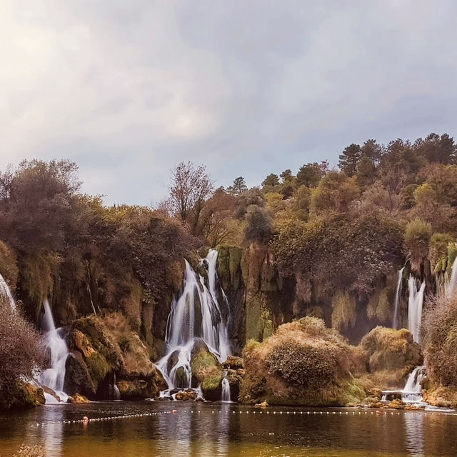 Kravica Waterfall: A Solo Traveler’s Emerald Oasis! 🌿💦