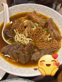 台北西湖站牛耳牛肉麵，三億男的最愛❤️