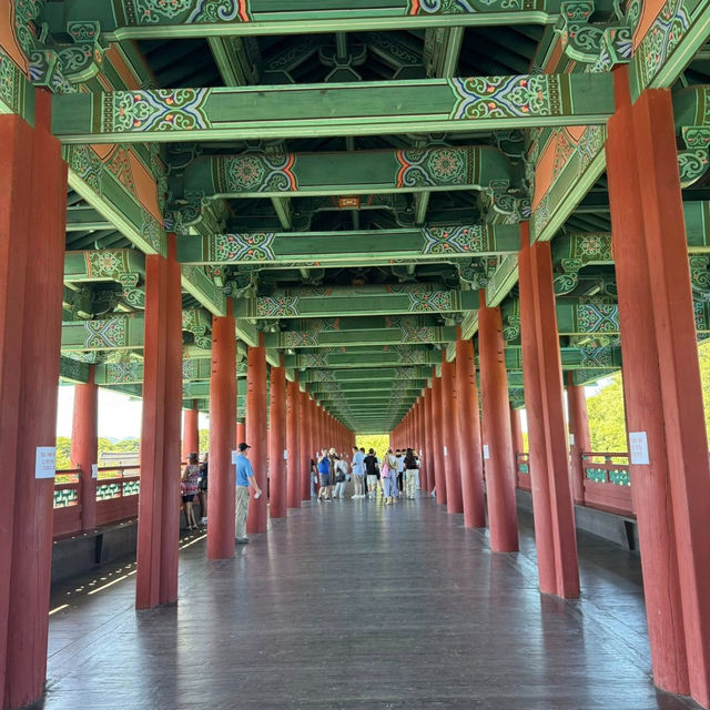 A Twilight Stroll on Woljeonggyo Bridge