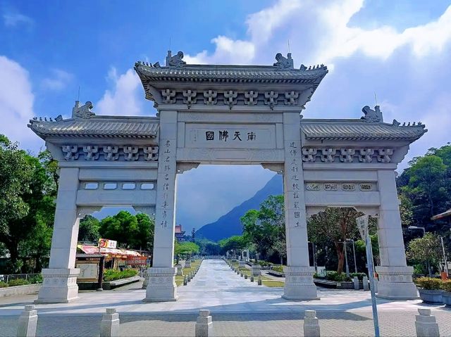  Ascend to Serenity at Tian Tan Buddha
