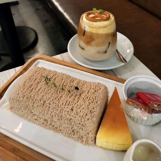 【新大久保】夜カフェにもオススメ 糸かき氷