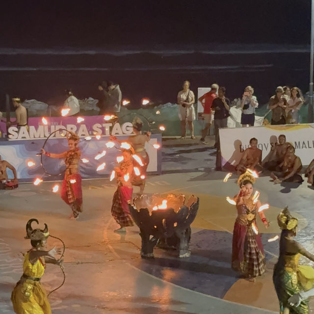 【バリ島】GIOI 海路眺めながらのディナー 【バリ島】GIOI 海路眺めながらのディナー