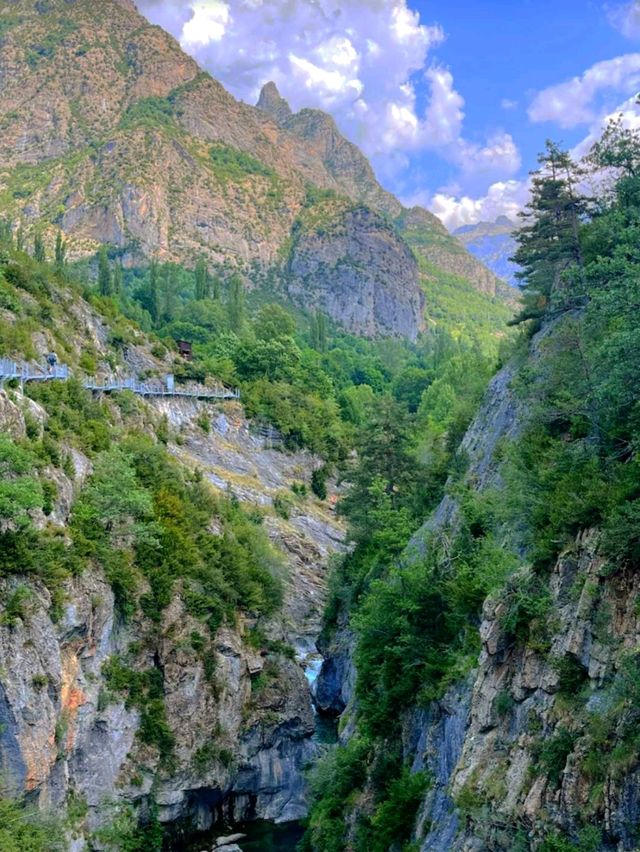 庇里牛斯山隱世健行路線