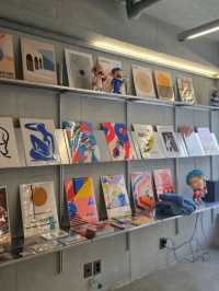 아기자기한 갤러리같은 분위기의 고품격 디저트 카페 🍀🤍