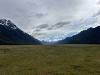 紐西蘭旅遊景點—壯闊的天然畫布 — Eglinton Valley 🌾🏔️