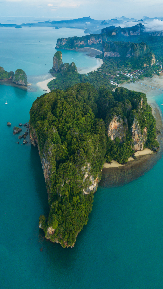 กระบี่ไม่ใช่แค่ปลายทาง...แต่คือความทรงจำที่ทะเลบอกเล่าได้ทุกคลื่น กระบี่ไม่ใช่แค่ปลายทาง...แต่คือความทรงจำที่ทะเลบอกเล่าได้ทุกคลื่น