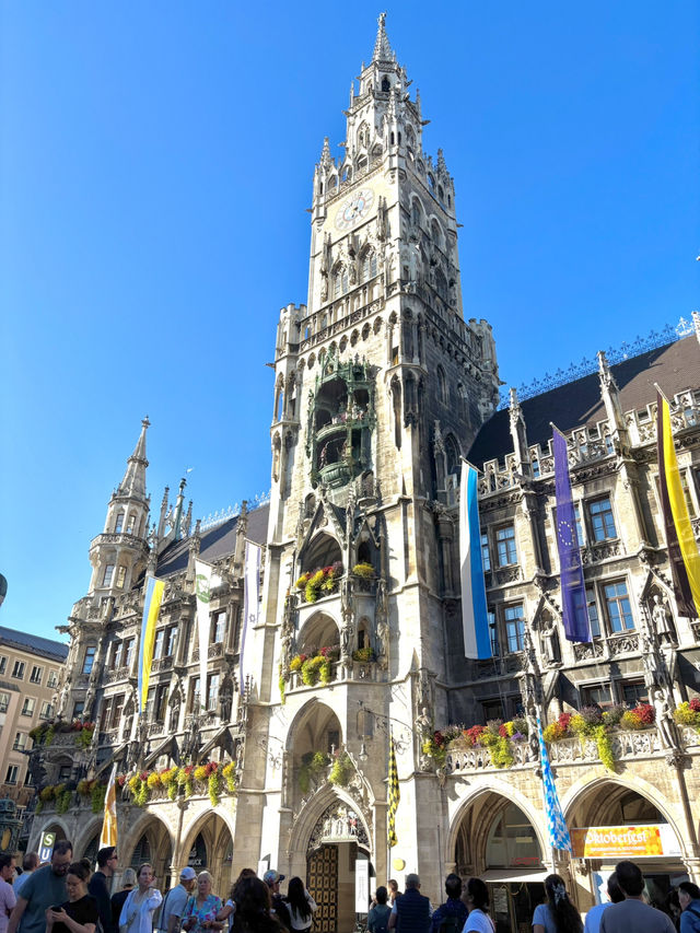 【ミュンヘン🇩🇪】市庁舎の仕掛け時計と絶品グルメ巡り 
