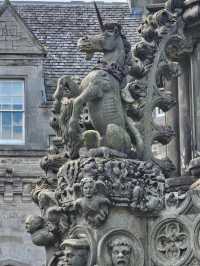Holyrood Palace & Abbey : Royal Elegance and Timeless Ruins