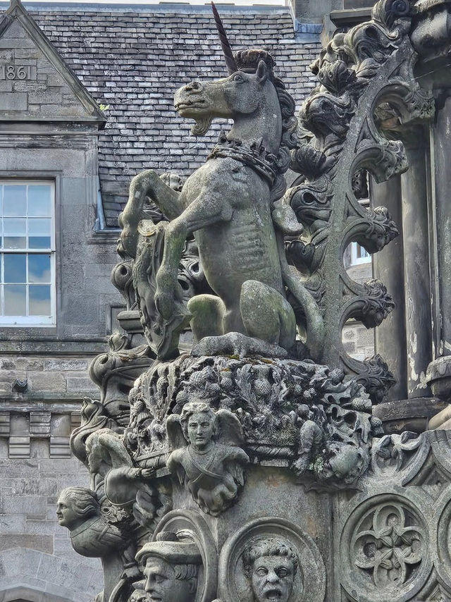 Holyrood Palace & Abbey : Royal Elegance and Timeless Ruins Holyrood Palace & Abbey : Royal Elegance and Timeless Ruins