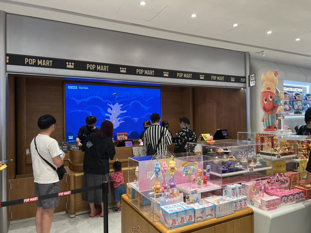 桃園新景點 華泰名品城 Pop Mart 泡泡瑪特