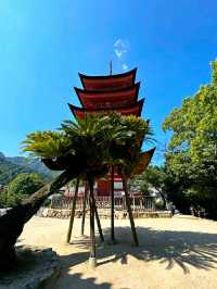 HOKOKUJINJA SENJOKAKU PAVILION.