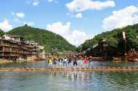 Travel to Fenghuang Ancient Town - Walk among the silent ancient poems