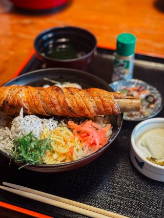 [Ehime] Beautiful train station near the sea, exquisite local cuisine, and more...🐟