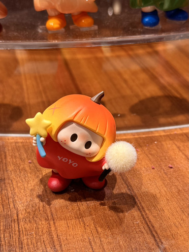 遊び心あふれるクリエイティブな「Yoyo Tilted Head」シリーズ