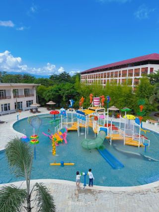 A brand-new grand opening resort with a water park in the $100 range.