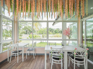If You're Looking for a Cozy Cafe Surrounded by Trees...