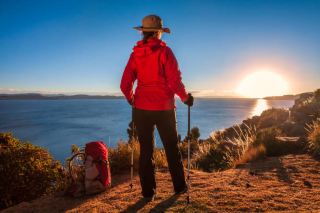 Lake Titicaca: Jaw-Dropping Views vs. Reality! 🏞️✨