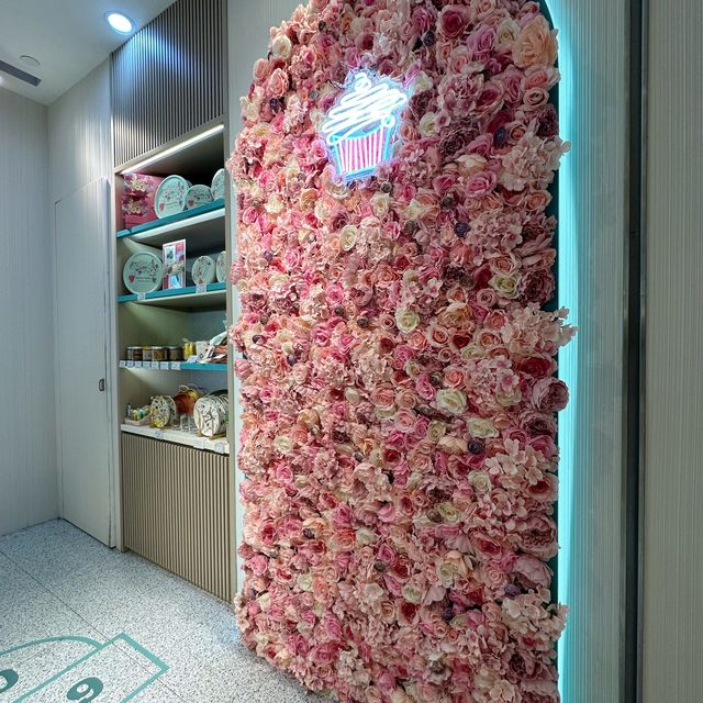 奧海城性價比好高的花花牆蛋糕店