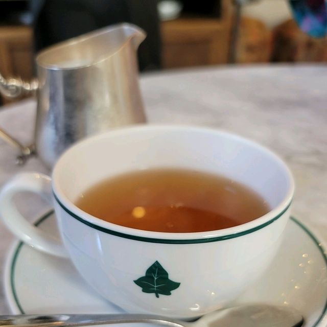 ⭐️品味英式下午茶之旅：在The Ivy Exeter餐廳尋找美食的奢華享受