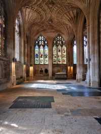 Discover Peterborough Cathedral: History & Beauty