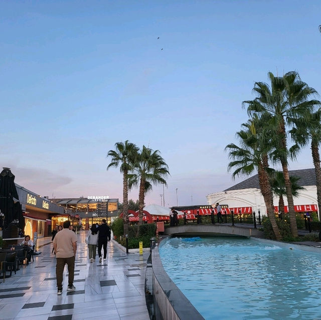 you must visit Viaport Marina outlet mall 🥰🥰🛥⚓️ in Istanbul Turkey 🇹🇷🇹🇷