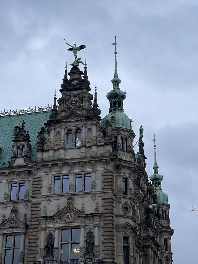 Frost & Found: Chasing Christmas Magic in Hamburg