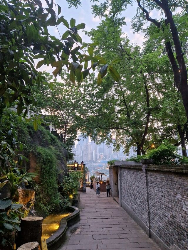 Where time slows down in Chongqing: Explore Longmenhao Old Street