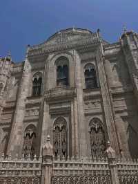 Valide Sultan Mosque, Türkiye: Graceful Legacy of Ottoman Queens