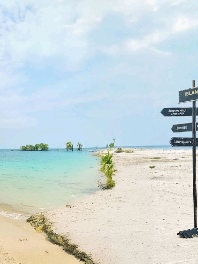 🏝️ Gili Labak – A Tiny Island Paradise Off the Beaten Path