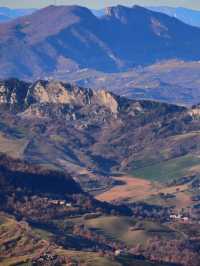 🏰🇸🇲 “Tiny Republic, Big History: My Day Exploring San Marino”