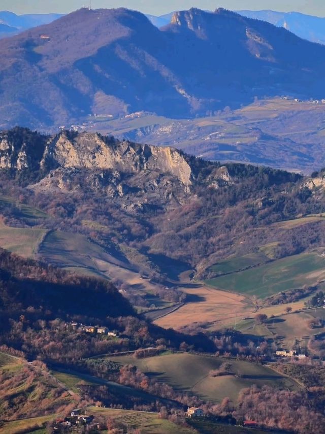 🏰🇸🇲 “Tiny Republic, Big History: My Day Exploring San Marino” 🏰🇸🇲 “Tiny Republic, Big History: My Day Exploring San Marino”