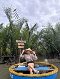 This river boat 🚤 makes you crazy 🤪