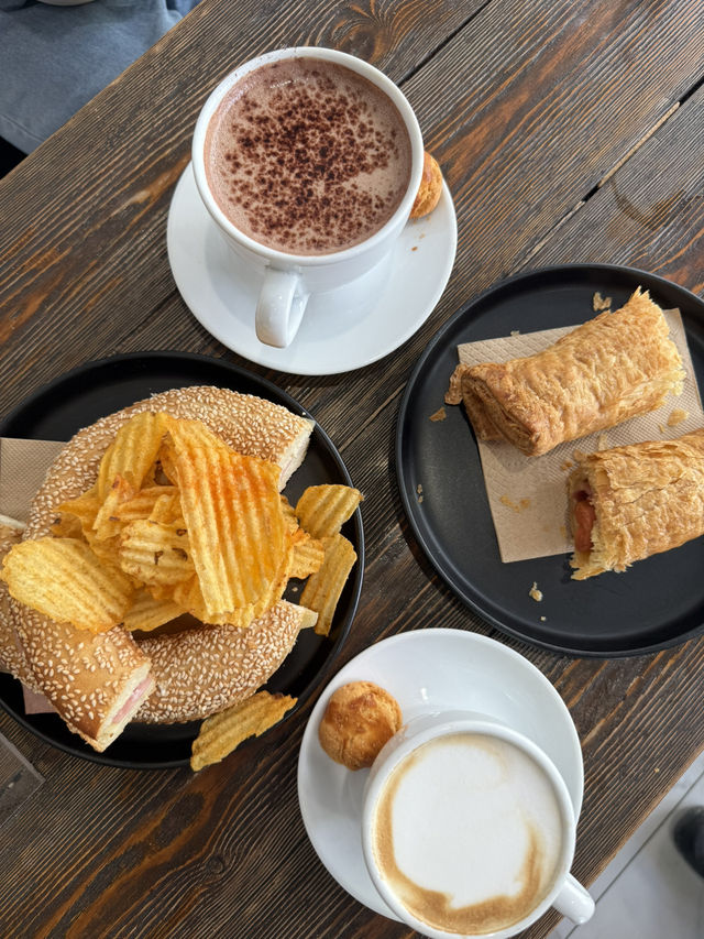 ☕️ Fresh Bakes & Comforting Coffee Moments at Pronto Pastry Bakery & Café 🥐
