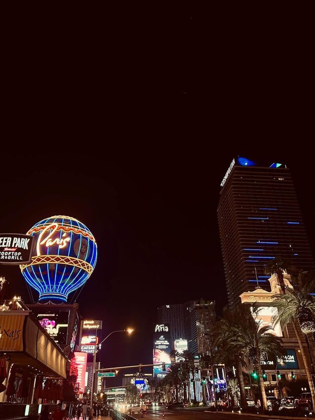 CITY OF NEON DREAMS: The Ultimate Las Vegas Spectacle 🇺🇸