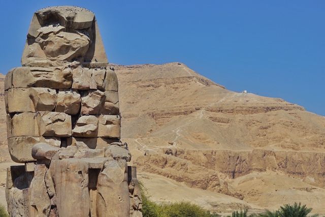 【Travel around the 🌍 world】Egypt🇪🇬. The Colossi of Memnon.