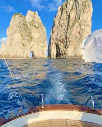 The Magical Isle of #Capri: Soaked in Blue 💙