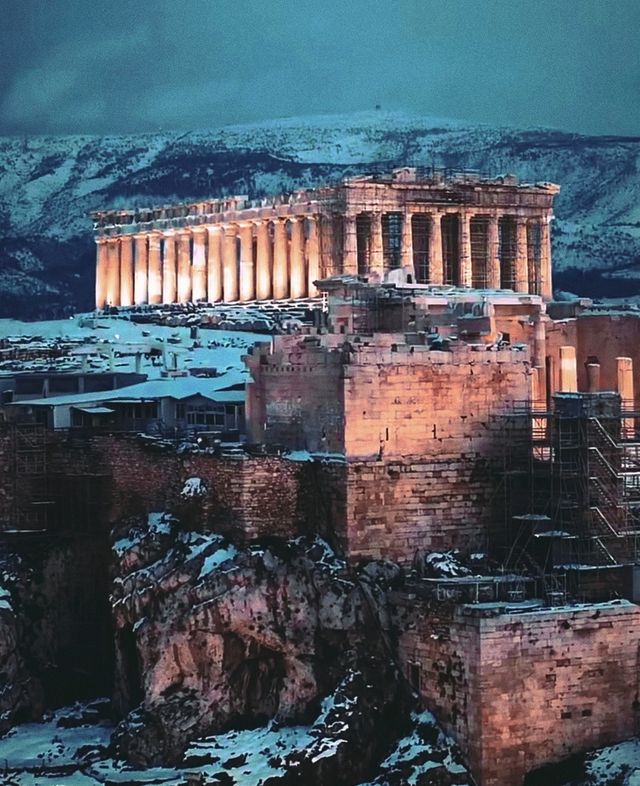 For over 2000 years, what has the Acropolis of Athens been through? Is it one of the New Seven Wonders of the World?