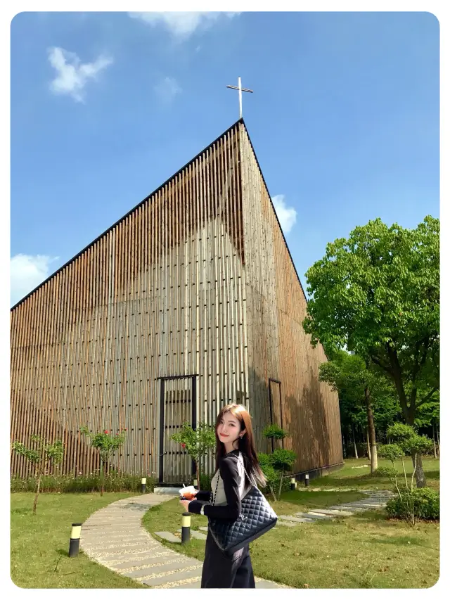 The 45-day miracle behind the mysterious building