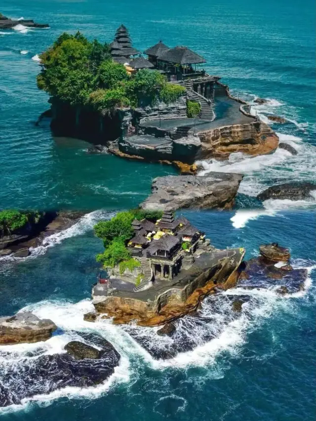 バリ島旅行ガイド：神秘的な海神寺を探索しましょう