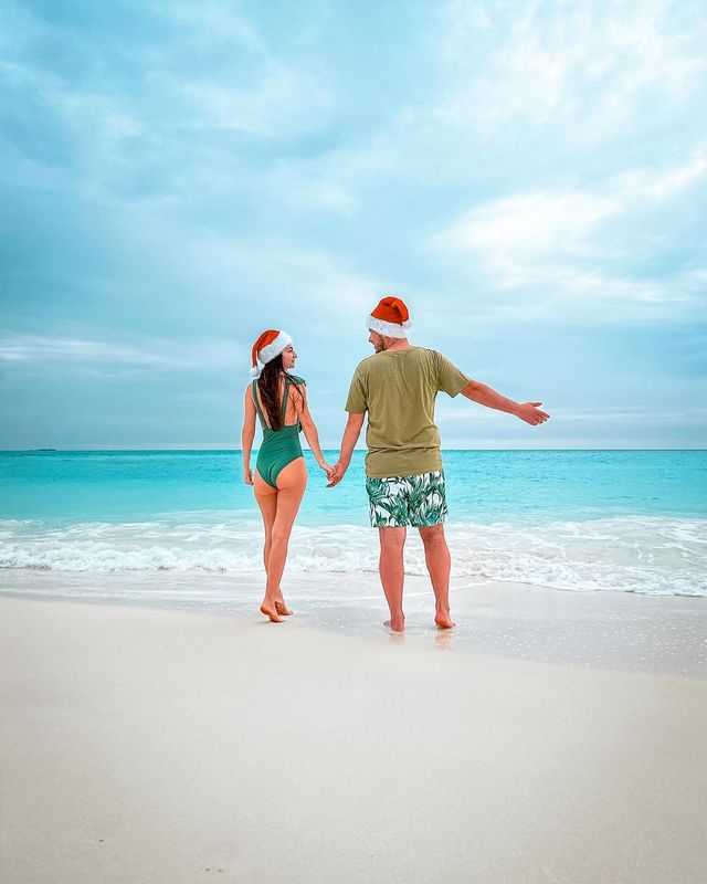 A Tropical Christmas: Celebrating the Festive Season in the Maldives 🌴🎄🎅