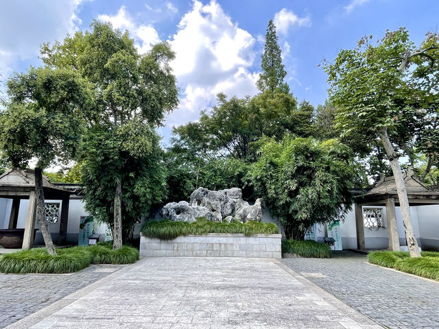 弇山園，在太倉絕對算得上是一個著名景點，原來叫太倉公園，雖然是個免費公園，但規劃管理得井井有條