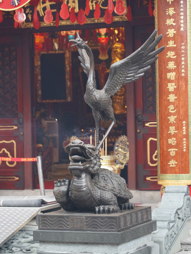 香港｜三教合一的黃大仙祠，香火很旺